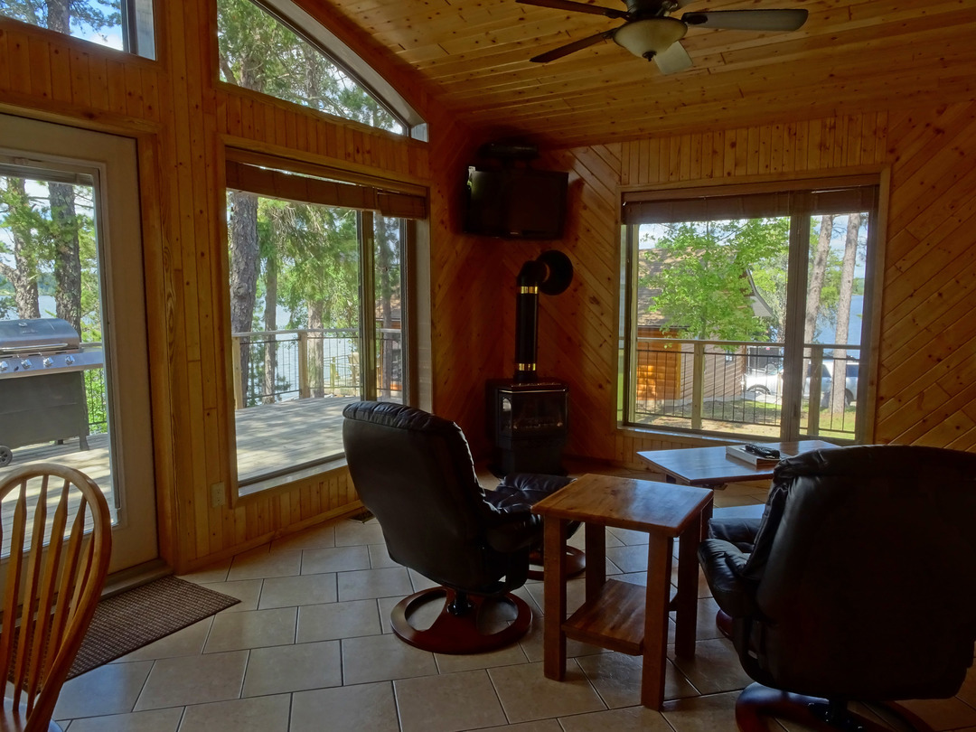 2 Bedroom Deluxe Cottage Open Area